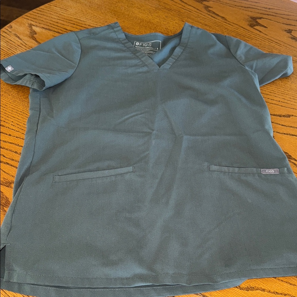 FIGS grey Scrub Top with Pockets